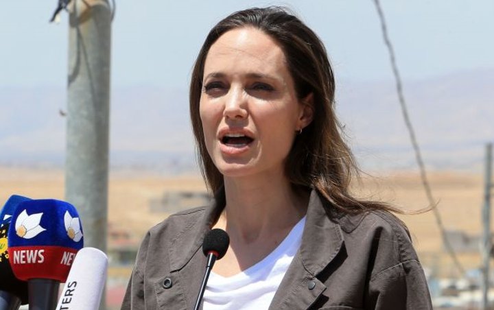 Kunjungi Para Penduduk Irak Secara Langsung, Angelina Jolie Menangis