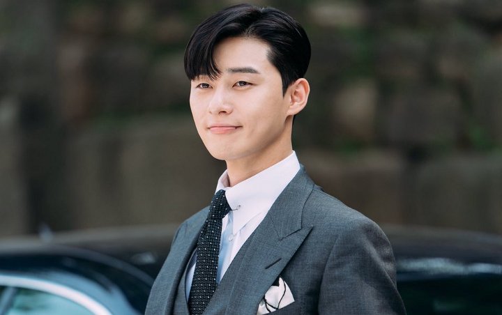 Pamer Foto 'Why, Secretary Kim?', Gaya Sombong Park Seo Joon Tuai Komentar Kocak