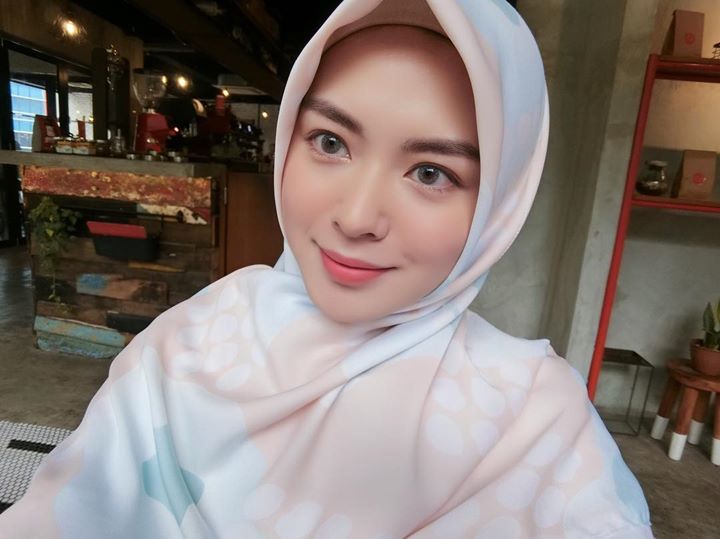 Simpel dan Mudah Ditiru Ini 6 Gaya Hijab Mualaf Korea 
