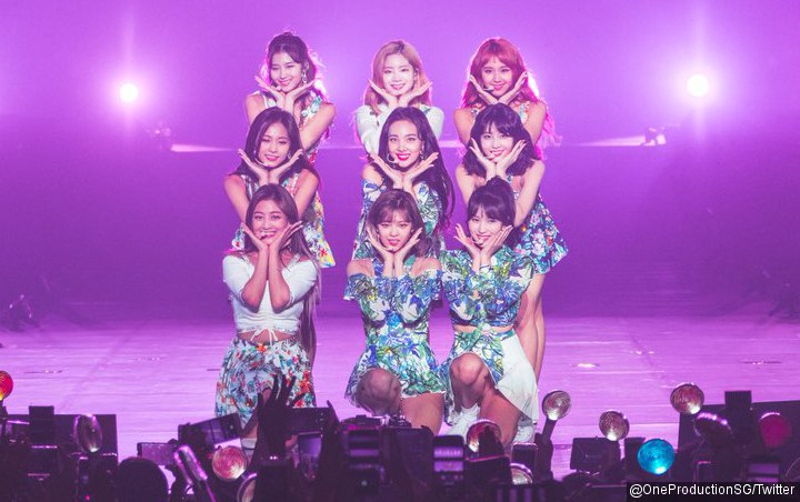 Polisi Investigasi Penonton Konser Twice di Singapura yang Teriak Slogan Geng