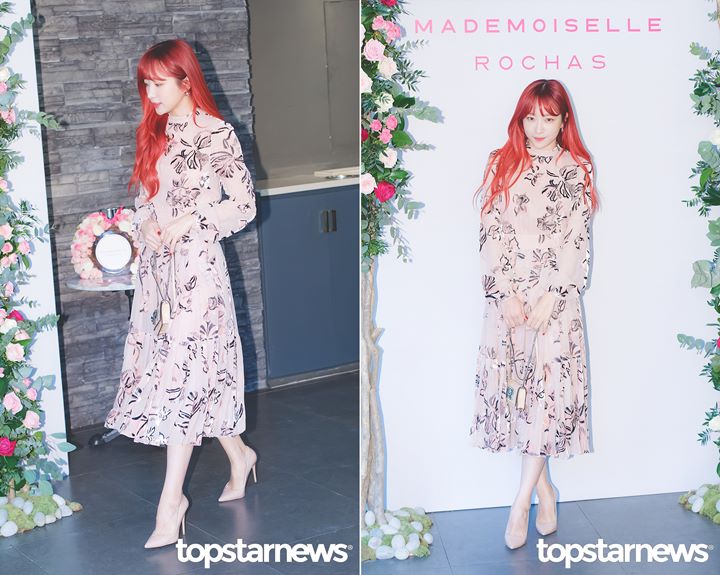Hani EXID Kenakan Gaun Floral yang Kontran dengan Rambutnya