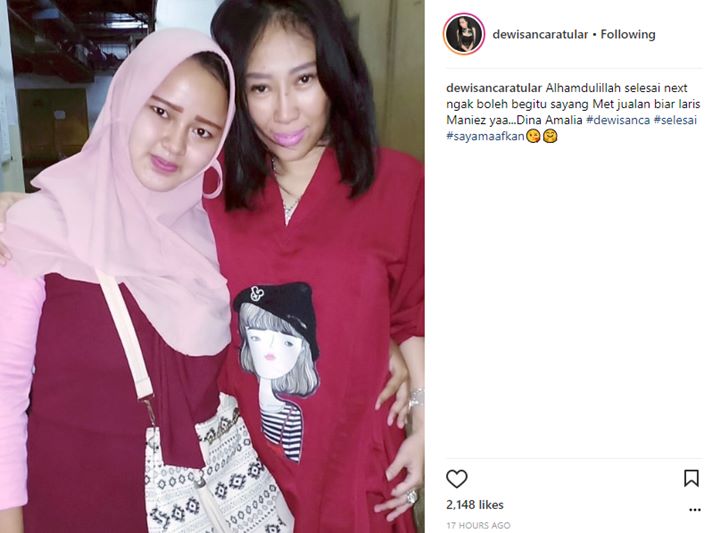Damai, Dewi Sanca Unggah Foto Rangkul Haters yang Hina Dirinya