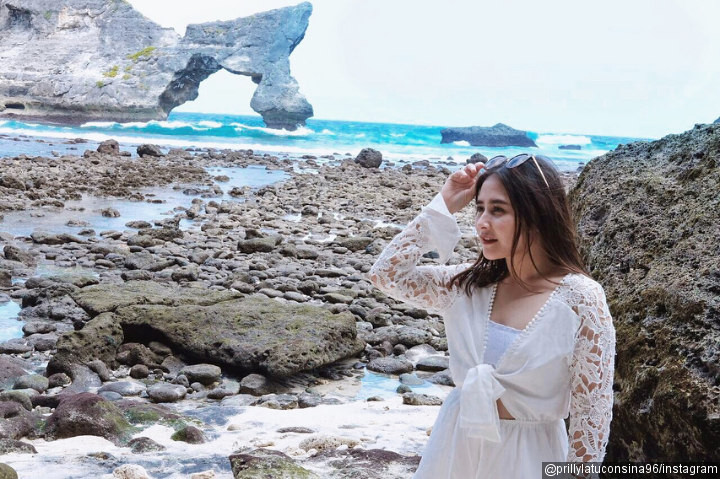 1. Prilly Asyik Liburan di Nusa Penida Bali