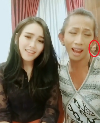 Ayu Ting Ting dan Rekan Nyanyi, Ada Penampakan Hantu?