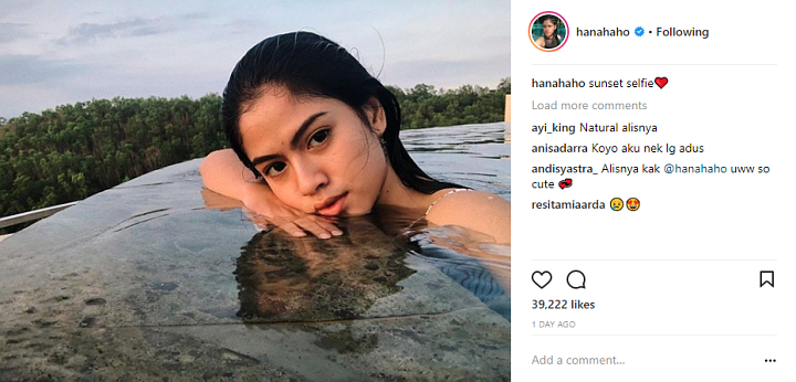 Alis Tebal Hana Saraswati Jadi Sorotan