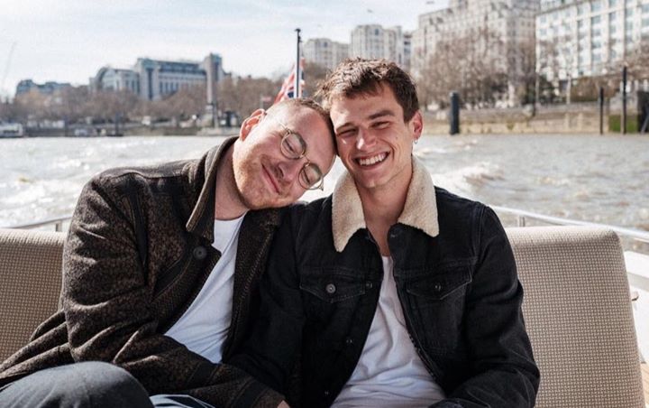 Sembilan Bulan Kencan, Sam Smith-Brandon Flynn Putus