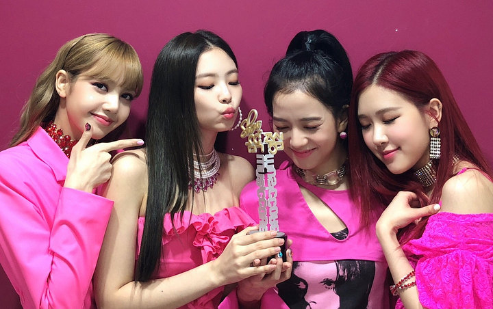 Rumah Blackpink Rose