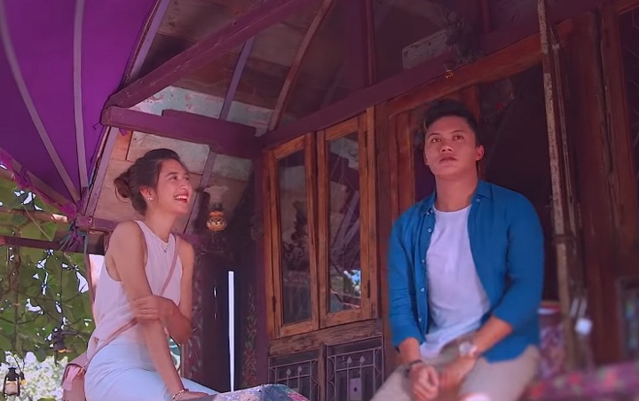 Akhirnya Rilis, Rizky Febian-Mikha Tambayong Ajak Move On di MV 'Berpisah Itu Mudah' 