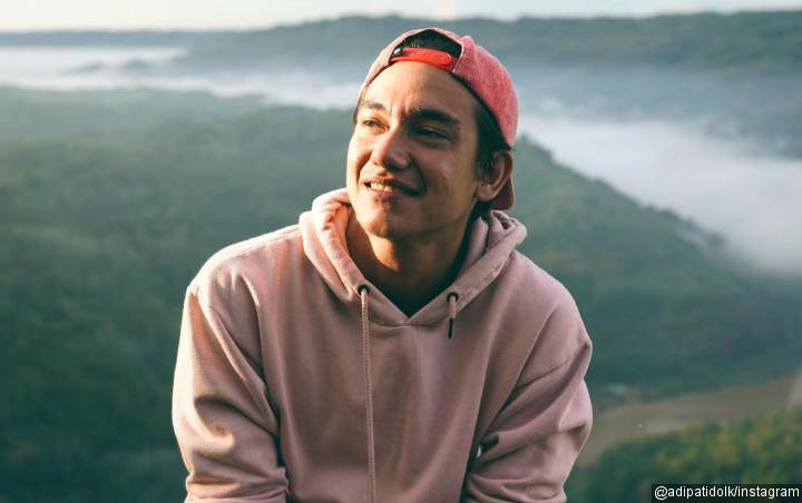 Foto Mengabur, Adipati Dolken Disebut Mirip Seleb Tik Tok Bowo