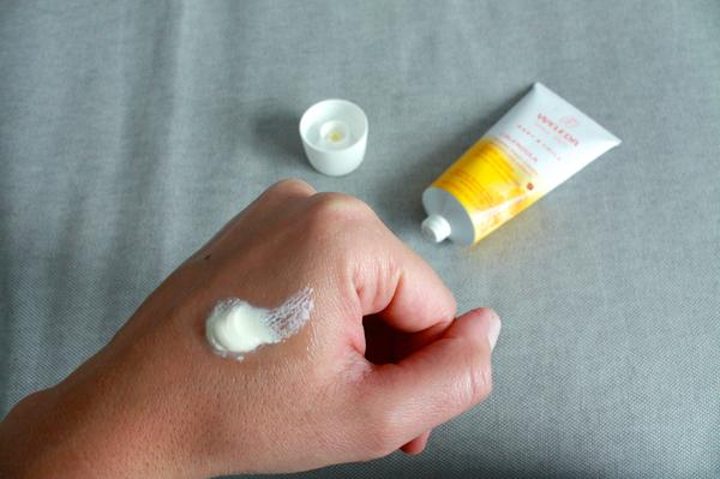 Menghilangkan Bintik di Wajah dengan Krim Ruam Popok