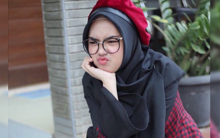 Pamer Foto 'Bareng' Seleb Tik Tok Bowo, Ria Ricis Malah Dikritik Netter