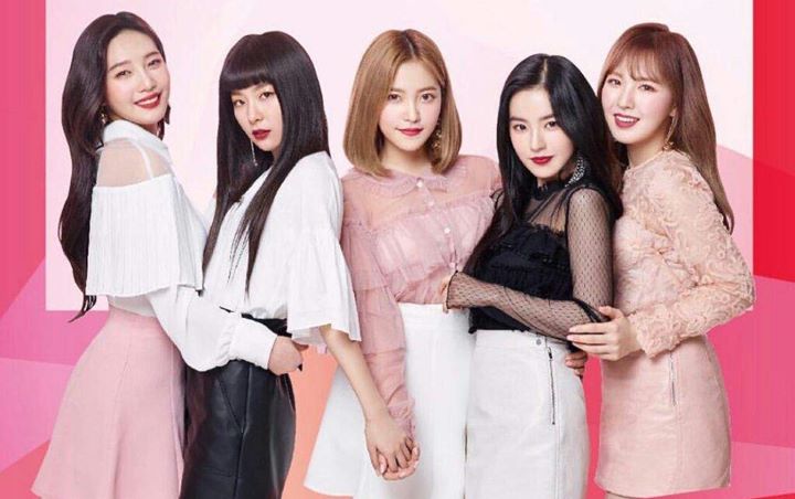 Super Cantik, Red Velvet Tampil Feminin di Iklan Kosmetik