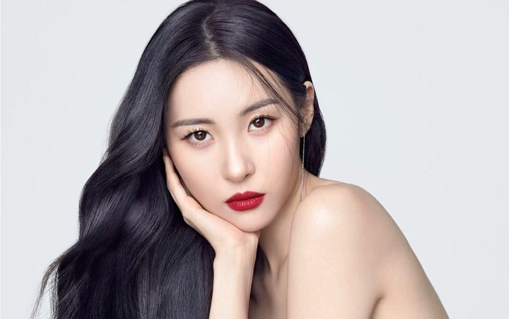 Super Cantik, Intip Pemotretan Terbaru Sunmi di Sebuah Majalah