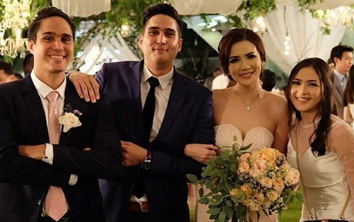 Jessica Mila 'Pamer Paha' di Pernikahan Nadine Chandrawinata, Bagian 'Itu' Terlihat Keriput?