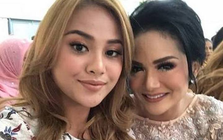 Miris ... Salah Sebut Usia Aurel Saat Beri Ucapan Ultah, Krisdayanti Dibully Netter