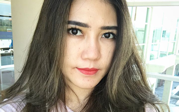 Heboh Via Vallen Cium Bibir Bocah dan Sebut Dirinya Mama, Fans Fanatik Ayu Ting Ting Sindir Munafik