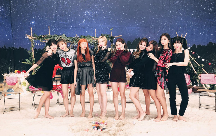 Rilis Album 'Summer Night', Twice Curhat Rasanya Comeback Musim Panas Perdana