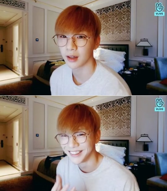 Kang Daniel V Live