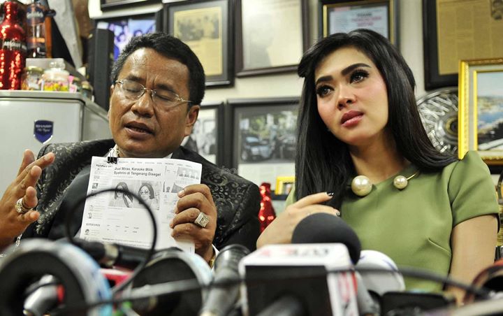 Hotman Paris Bahas \'Syantik\' Bikin Syahrini Dibully, Ariel Tatum Komentari Foto Mantan - Topik Pagi