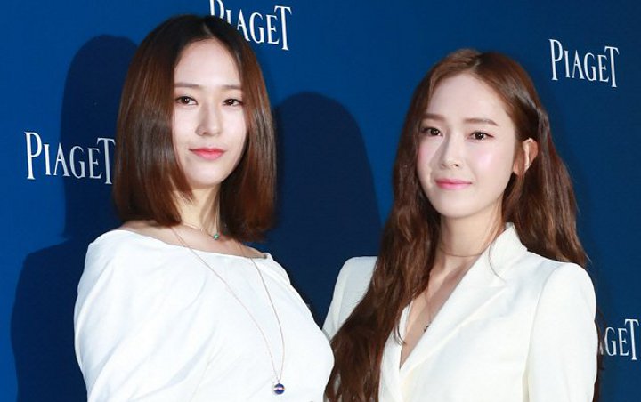Bak Anak Kembar, Krystal dan Jessica Adu Cantik di Video Pemotretan Ini