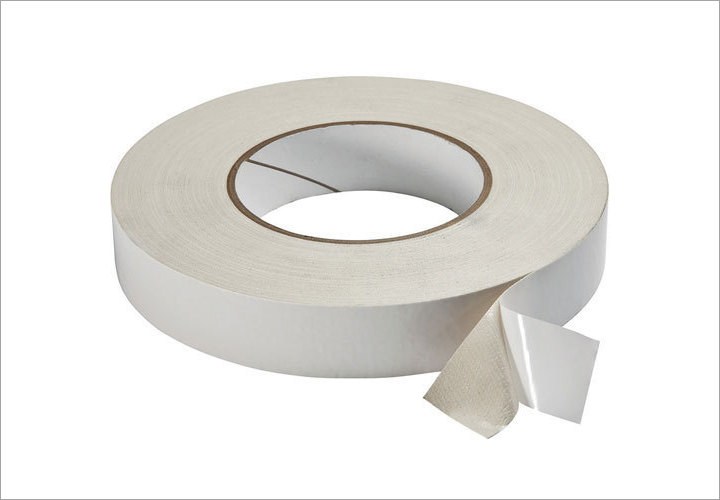 Akali dengan Selotip Double-sided 