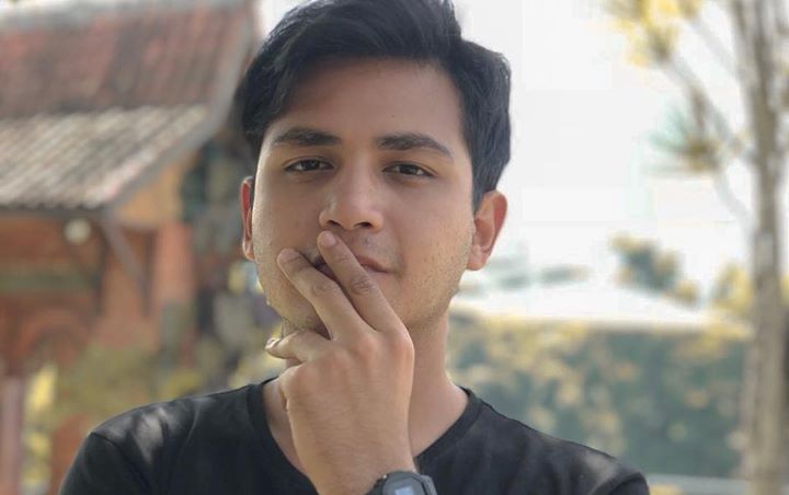Bunga Matahari Jkt Lirik : Lirik Lagu JKT48 Boku no Sakura (Bunga Sakura ku) | Ilmu ... - Di bawah matahari aku berlari.