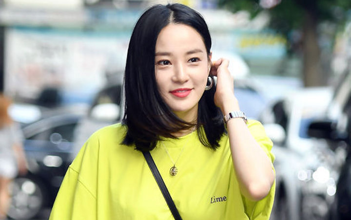 Hadiri Wrap Up Party Drama Hwang Jung Eum, Lee Jooyeon Banjir Komentar Nyinyir