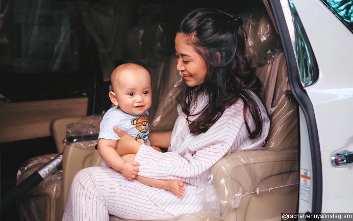 Masih Bayi, Putra Selebgram Rachel Vennya Sudah Pakai Baju Branded 