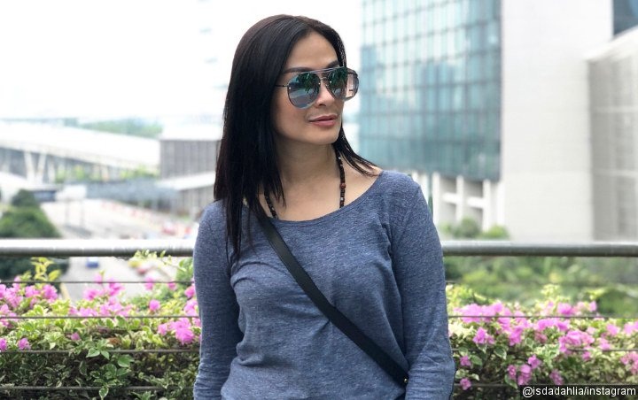 Iis Dahlia Sebut Fatin Shidqia 'Stupid', Tak Terima Dikritik Soal Cibir Dandanan Peserta 'KDI'?