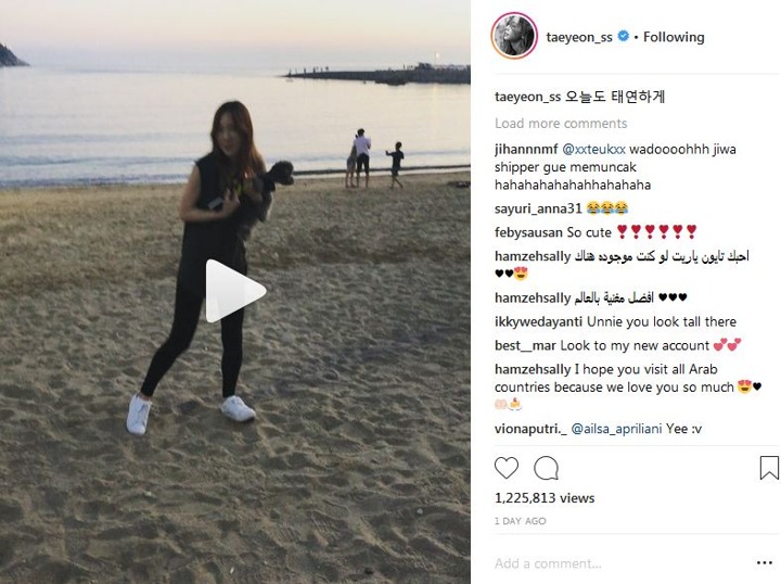 Tae Yeon Diminta Ambil Foto Orang Lain