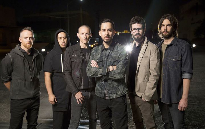 Kenang Setahun Kepergian Mendiang Chester Bennington, Linkin Park Beri Tribut Berikut