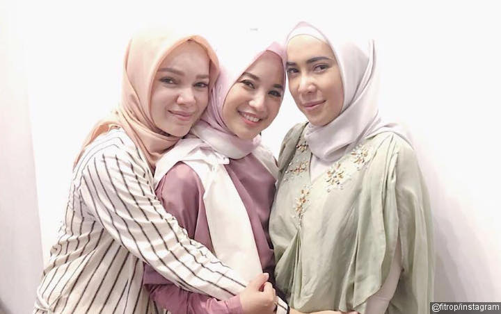 Fitri Tropica Adu Cantik Bareng Chacha Frederica, Tulisan Caption Jadi Perbincangan