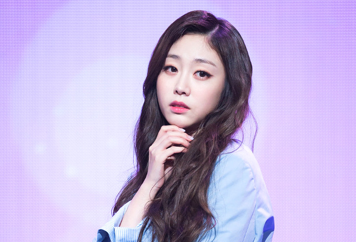 10. Jisoo Lovelyz Makin Cantik dengan Makeup Nautral 