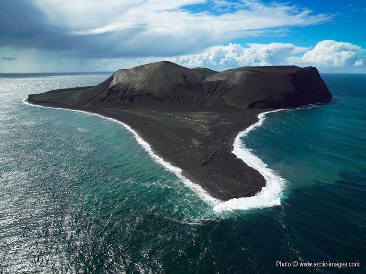 Pulau Surtsey di Islandia