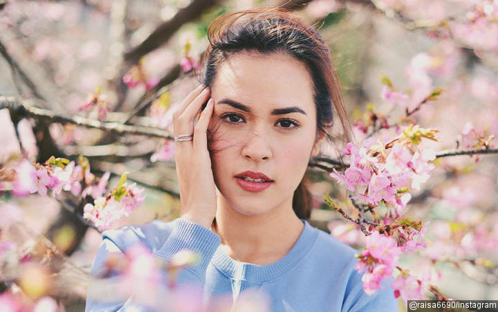 Pose Bingung, Raisa Tetap Disanjung Terlihat Cantik