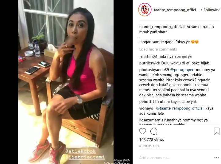 Merokok Saat Arisan di Rumah Yuni Shara, Penampilan Trie Merokok Saat Arisan di Rumah Yuni Shara, Penampilan Trie