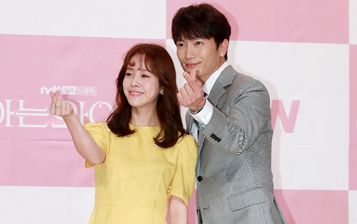 Pertama Bertemu Usai Takdir Diubah Ji Sung Syok Tatap Han Ji Min Di Familiar Wife