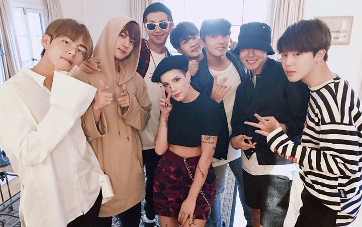 Kunjungi Korea Halsey Reunian Dengan Bts Dan Pamer Foto Kocak Ini