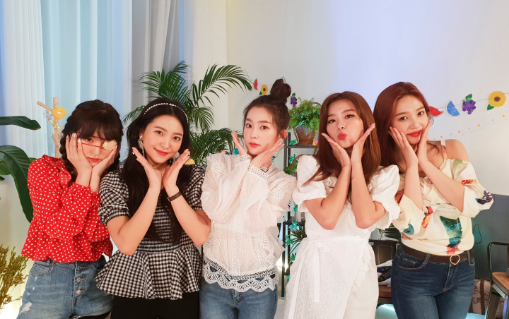 Red Velvet Ungkap Nama Kontak Masing-Masing di Ponsel dan Akui Ingin 'Dekat' dengan Aktor Ini