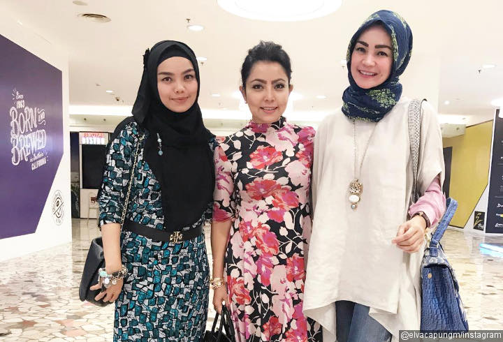 Mayangsari Super Cantik Pakai Busana Bunga-Bunga