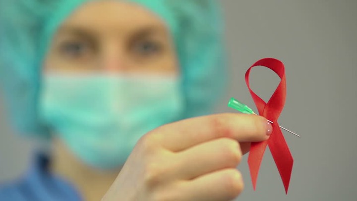 Minyak Kelapa Membantu Merawat Pasien AIDS dan Kanker