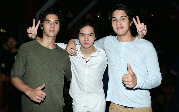 Masih Berpipi Gembul, El Rumi Unggah Foto Lawas Bareng Al 