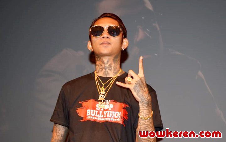 Young Lex 'Ketahuan' Bohong, Fans Lisa Black Pink Bongkar Bukti Muka Lebam Cuma Hasil Make-Up