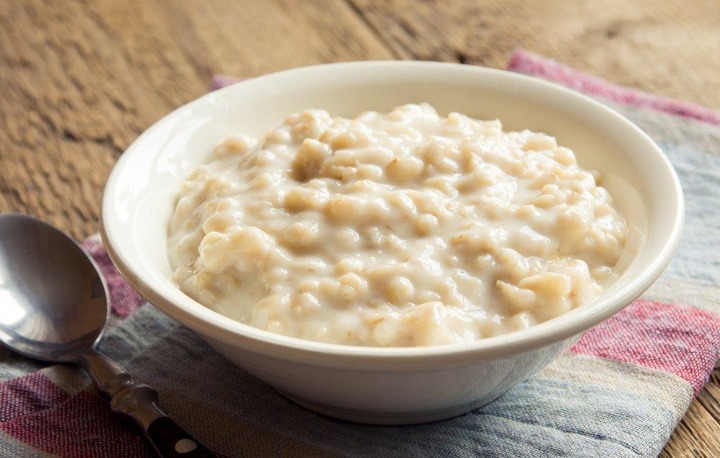 Sarapan dengan Oats Instan yang Ditambah Berbagai Topping Justru Tak Baik