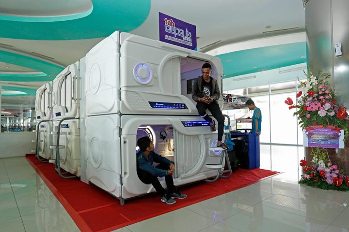 Hotel Kapsul di Pelabuhan Tanjung Perak, Surabaya