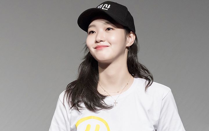 Pipi Chubby di Foto Baru Jadi Sorotan, Kim Go Eun Dipuji Makin Imut 