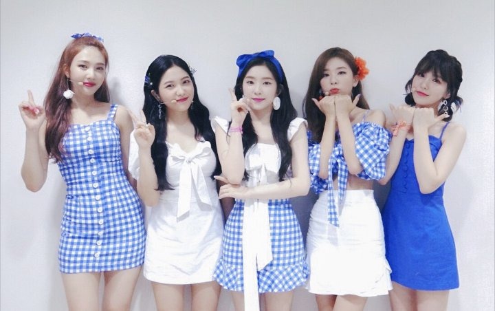 Member Red Velvet Nggak Tahan Cuaca Panas