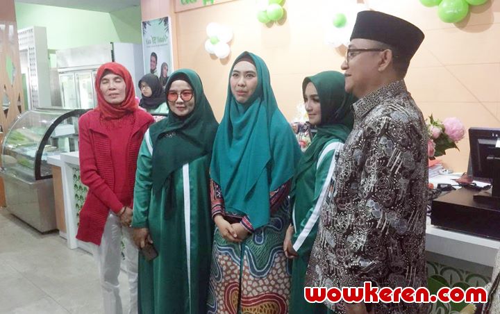 Kembali Buka Bisnis Oleh-Oleh, Oki Setiana Dewi: Semoga Nanti Bisa Diteruskan Anak-anak 