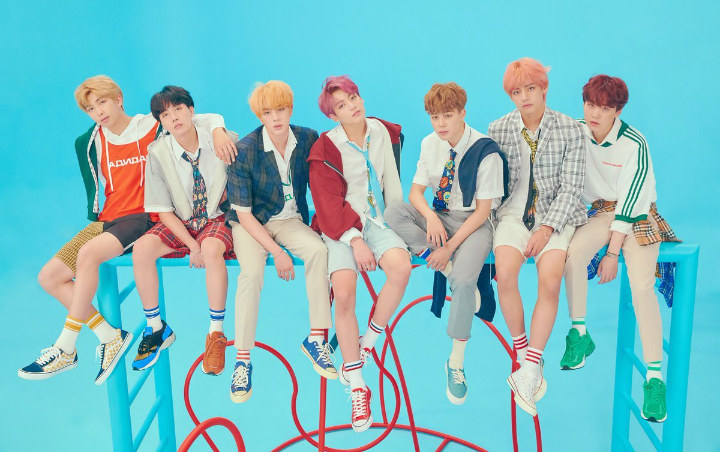 BTS Rilis Video Lightstick, ARMY Curhat Isi Dompet