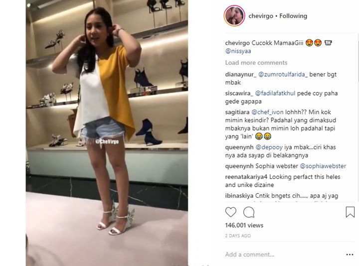 Nagita Pakai High Heels Kupu-Kupu
